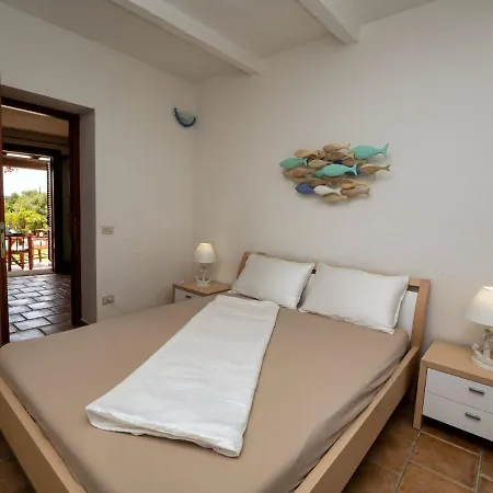 Con Piscina Luna Rossa Villa