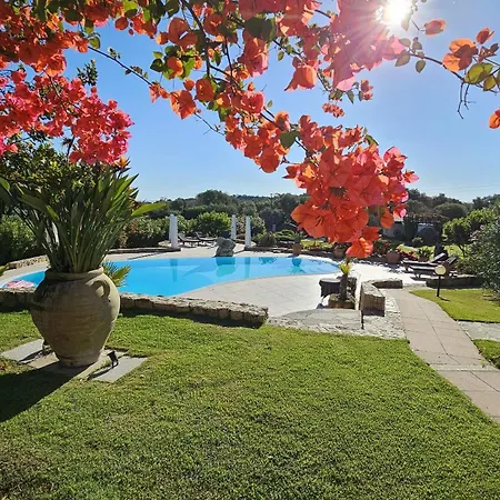 Con Piscina Luna Rossa Villa