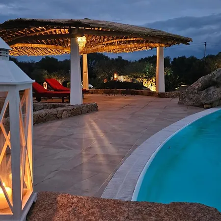Con Piscina Luna Rossa Villa San Teodoro (Sardinia)