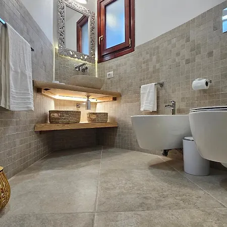 Villa Luna Rossa Con Piscina San Teodoro (Sardinia)