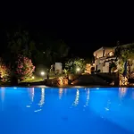 Luna Rossa Con Piscina 빌라 *