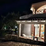 빌라 Luna Rossa Con Piscina
