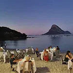 빌라 Luna Rossa Con Piscina 산테오도로