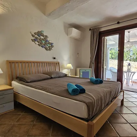 Villa Con Piscina Luna Rossa San Teodoro (Sardinia)