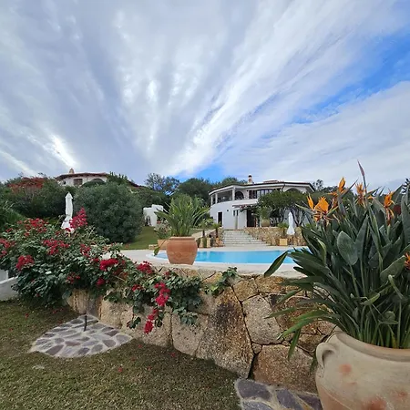 Villa Con Piscina Luna Rossa *