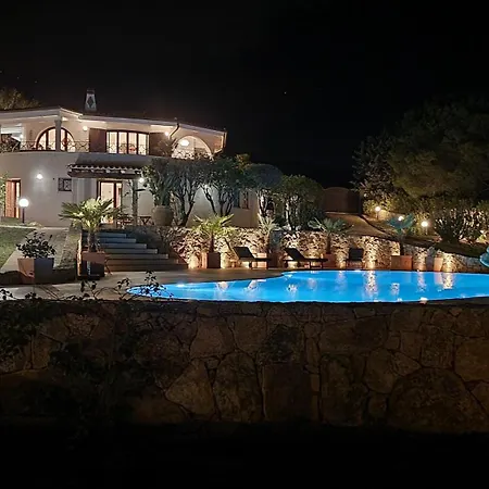 Luna Rossa Con Piscina Villa