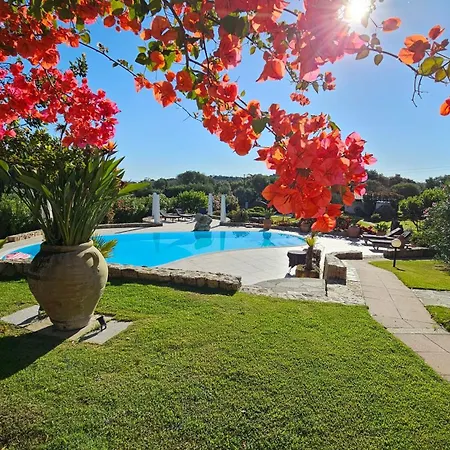 Villa Luna Rossa Con Piscina San Teodoro (Sardinia)