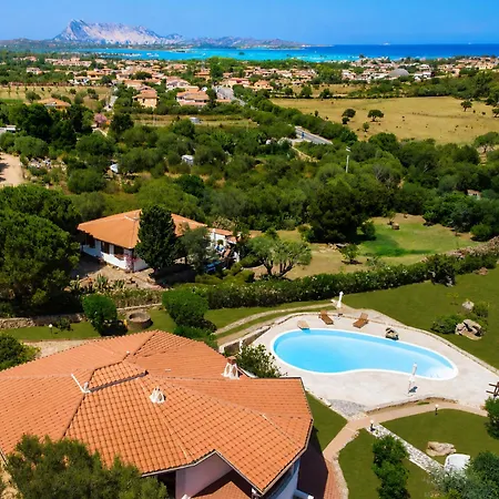 Luna Rossa Con Piscina Villa *